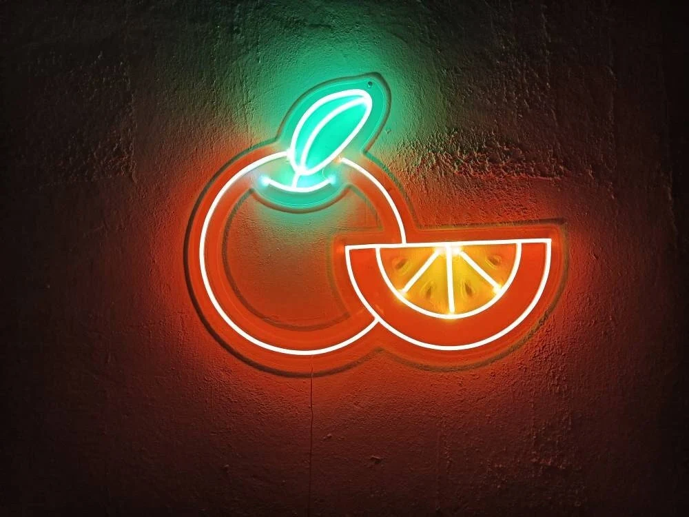 Neon LED pomarańcza / cytryna – owocowa dekoracja ścienna, stylowe oświetlenie do kuchni, baru i kawiarni.